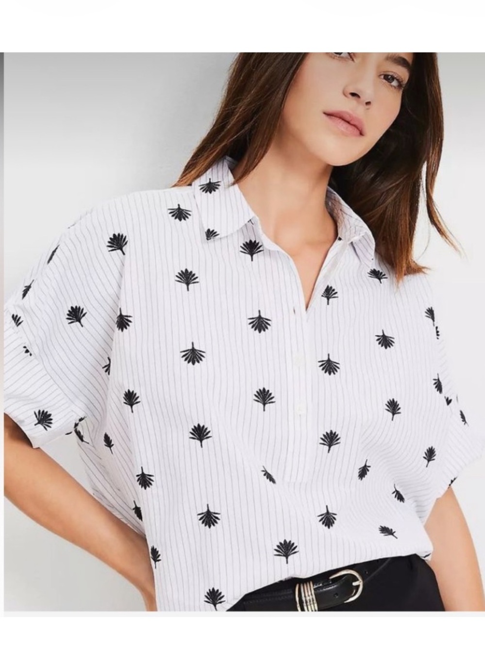 LOFT White Button-Down Short Sleeve Shirt with Black Fan Motif Small